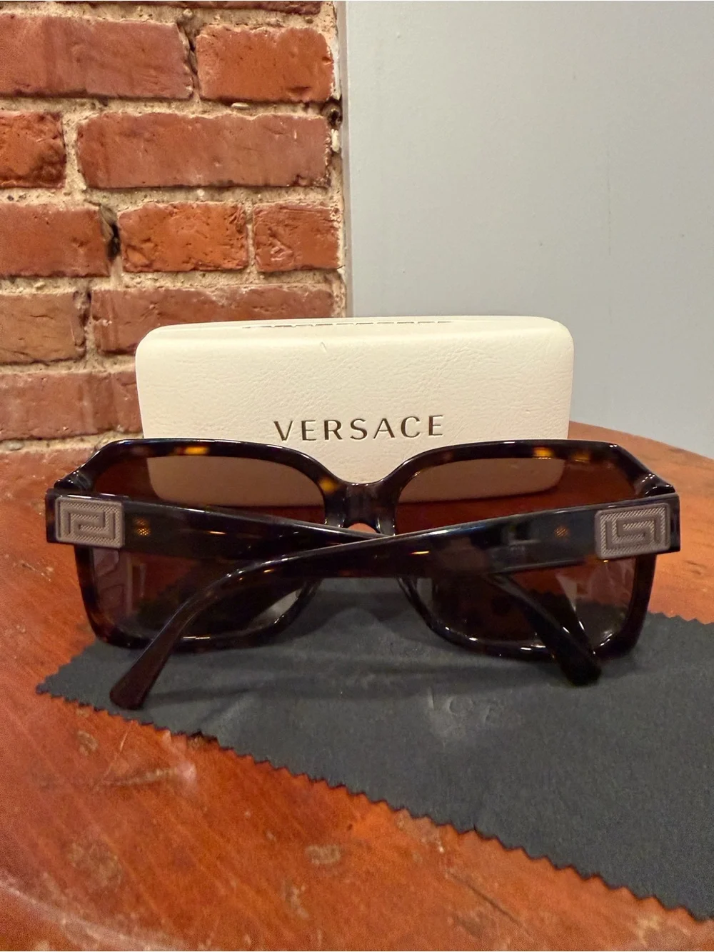 VERSACE 4207 108/73 Sunglasses Tortoise Dark Havana Greek Key w/ Case & Cloth